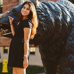 Meet your Posher, Esha